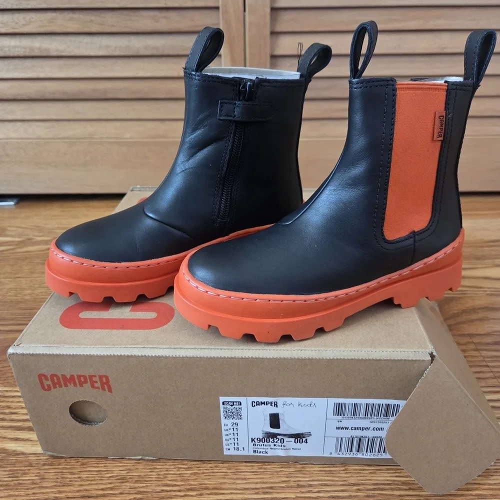 Kids unisex Camper black leather Chelsea boots size 11 NEW